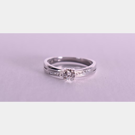 . - Briliantový prsten, bílé zlato 585/1000, celková hmotnost 2,73 g