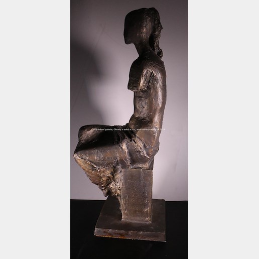 středoevropský sochař druhé poloviny 20.století - Dívčí torzo