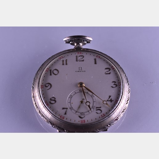 značeno Omega - Dvouplášťové hodinky Omega, stříbrný plášť, stříbro, 800/1000, značeno platnou puncovní značkou S-43, hrubá hmotnost 76,99 g