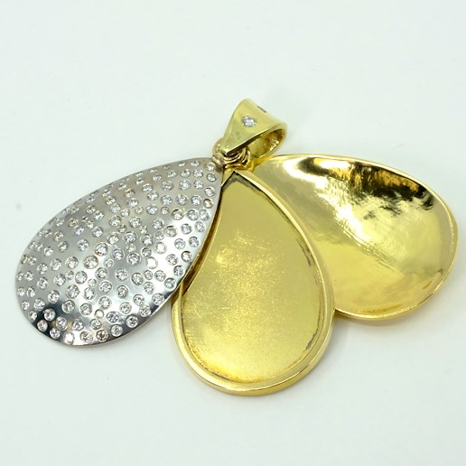 .. - Závěsný otevírací medailon s diamanty, zlato 750/1000,  hrubá hmotnost 41,30 g