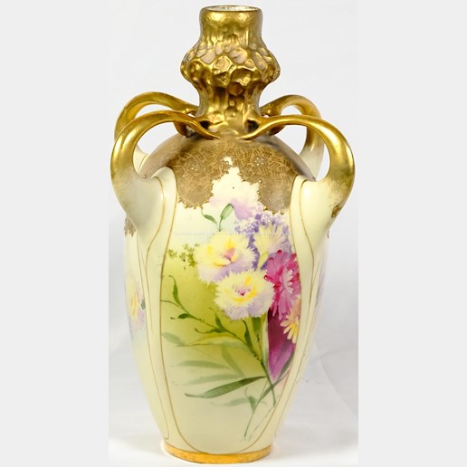 značeno Amphora - Váza s květinovým vzorem