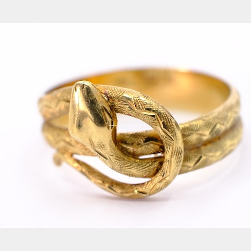 .. - Prsten, zlato 585/1000, značeno platnou puncovní značkou Z-36, hrubá hmotnost 4,41 g