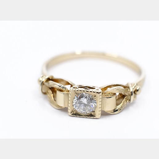 .. - Briliantový prsten, zlato 585/1000, hrubá hmotnost 2,45 g