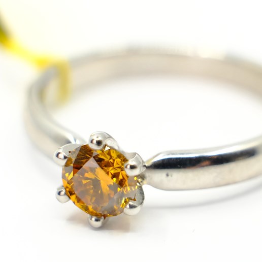 Tiffany & Co - Diamantový prsten, platina 950/1000, hrubá hmotnost 5,58 g