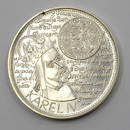 .. - Pamětní stříbrná mince 200 Kč vydaná při příležitosti 650. výročí založení Univerzity Karlovy, stříbro 900/1000. Průměr mince 31 mm, hmotnost 13 g