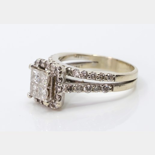 .. - Prsten s brilianty, zlato 585/1000, hrubá hmotnost 5,85 g