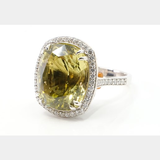 .. - Bílozlatý prsten zlato 750/1000, hrubá hmotnost 12,40 g